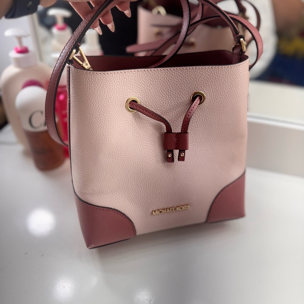 Michael Kors Pink and Red Shoulder Bag with Elegant Color-Blocking